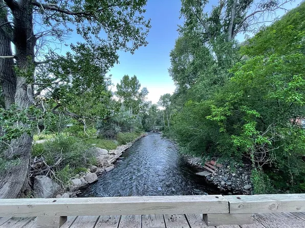 35 Rainbow Trout Ln, Pecos, NM 87552