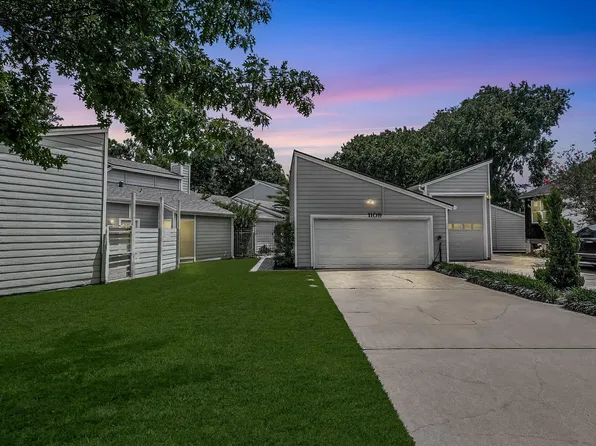 1109 Winding Way Dr, Friendswood, TX 77546