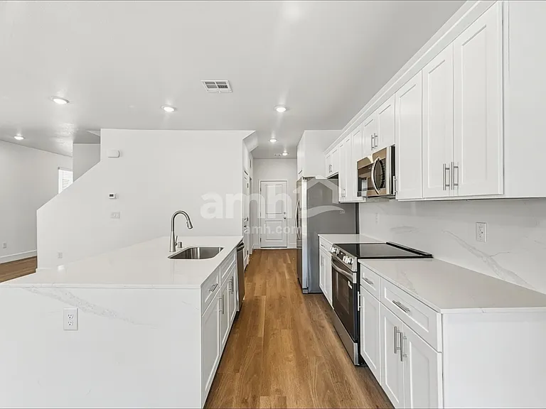 9579 Marchmont Rd — Photo 3