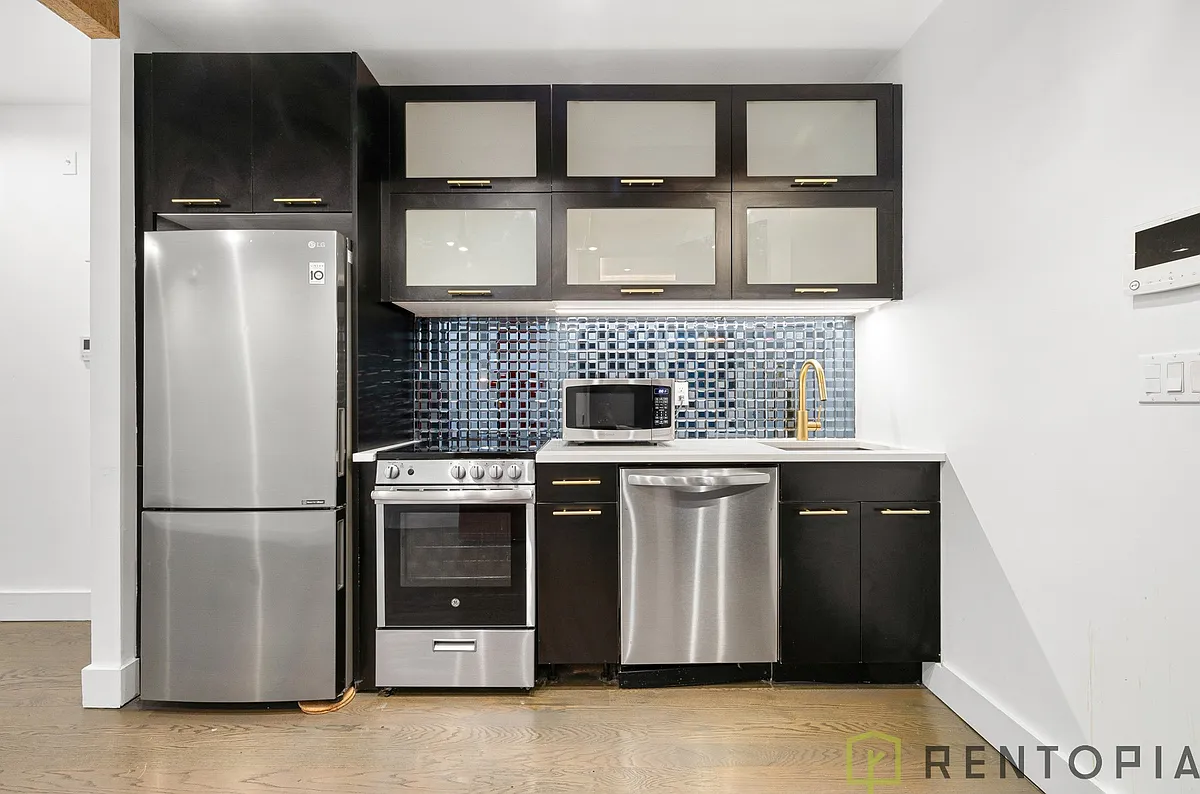 Building Photo - 96 Bedford Ave #2L