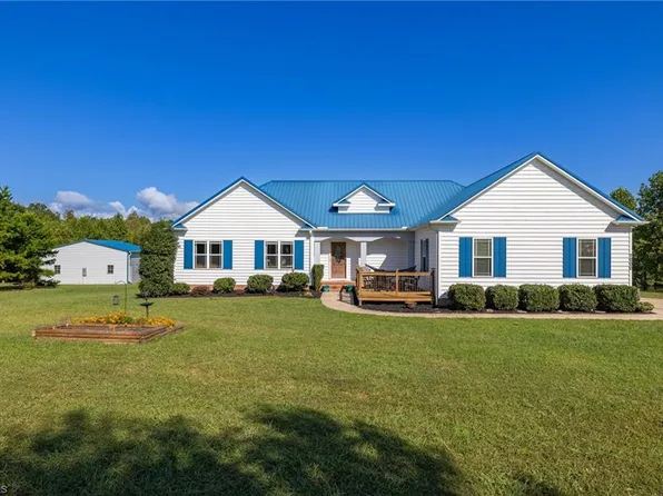 7000 Rock Pointe Pl, Liberty, NC 27298