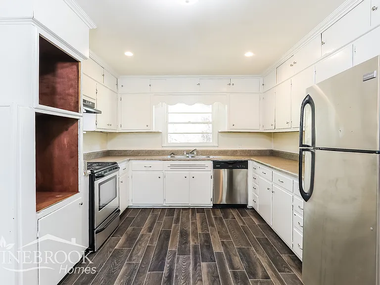 145 Grainger Dr — Photo 6
