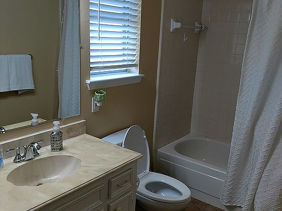 4th image of 1001 N Amy Dr