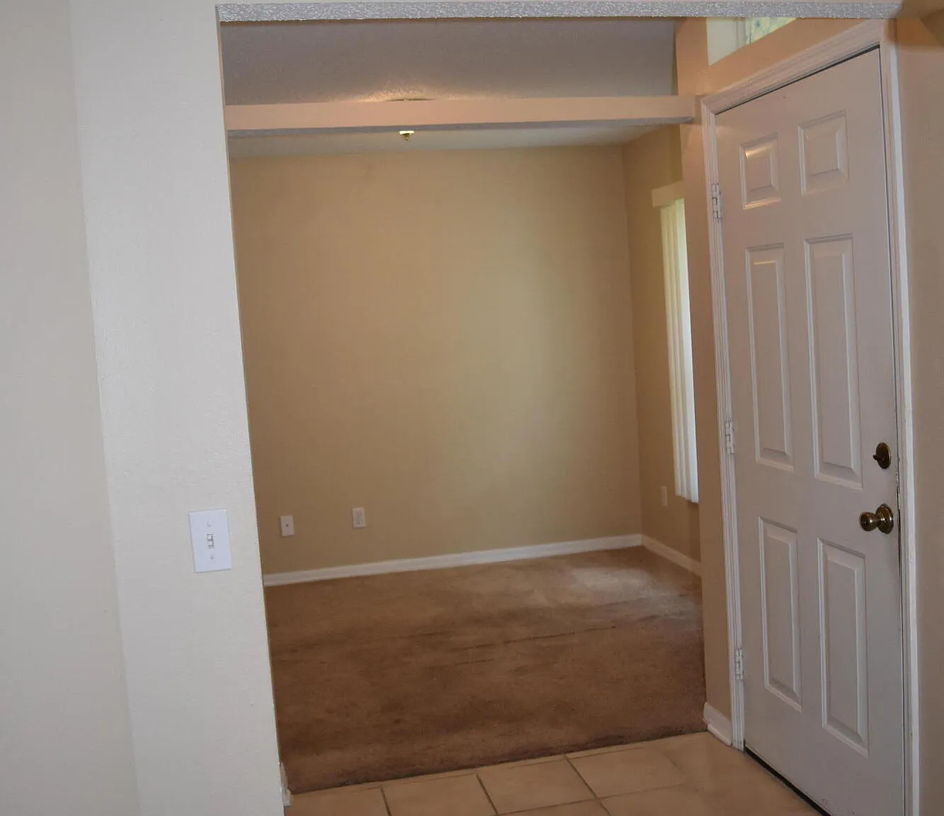 3 bed, 2.0 bath, 1858 sqft, $1,900 — Photo 3