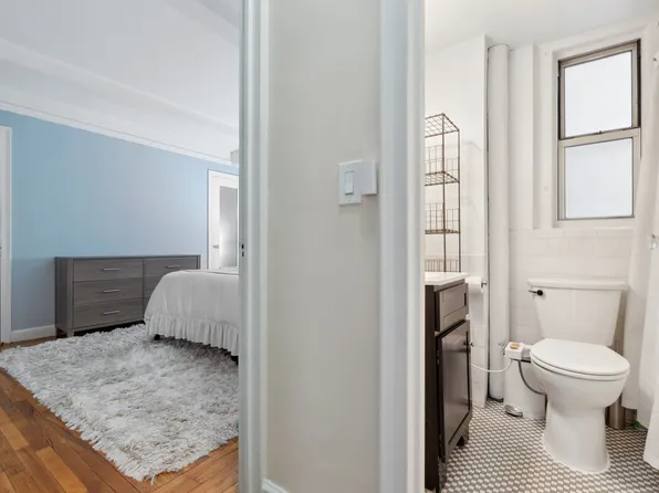 333 East 43rd Street image 9 of 12