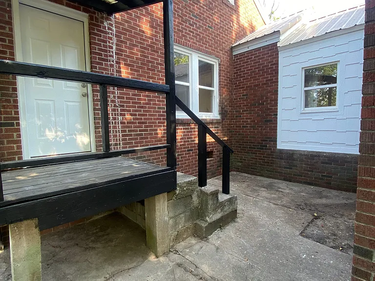 417 E Normal St — Photo 8