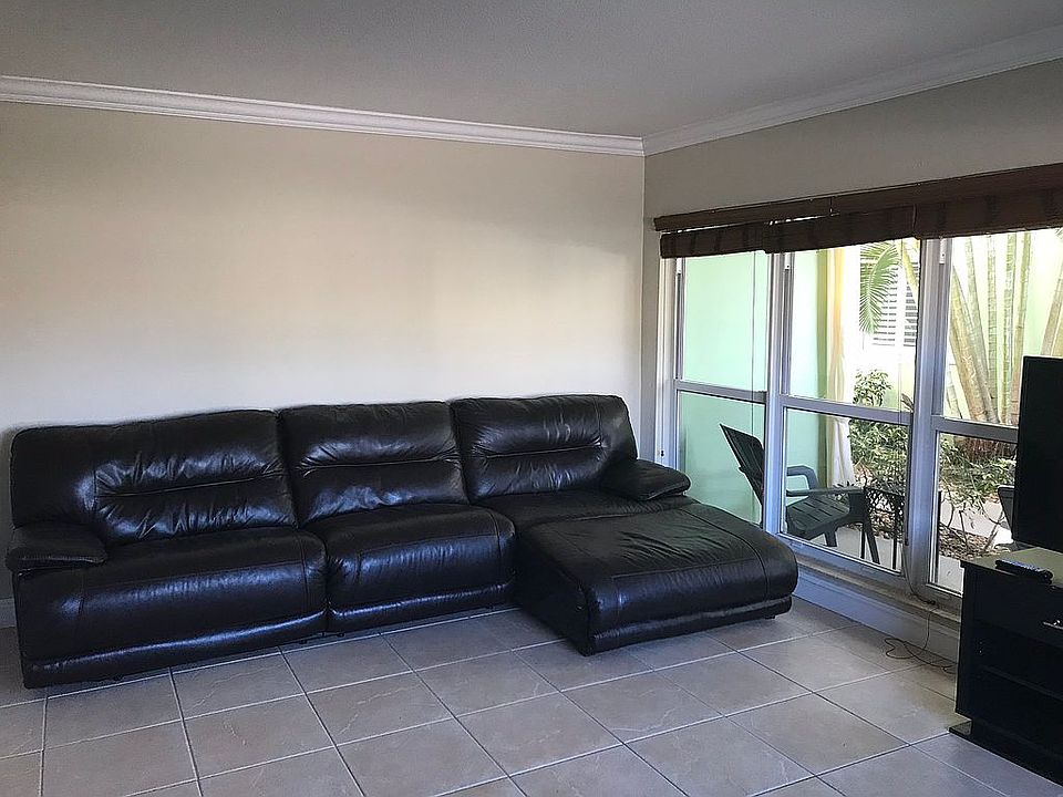 1st image of 2124 NE 5th Ave APT 104