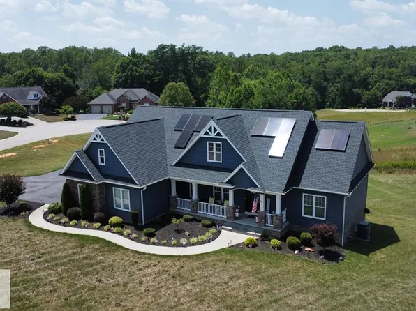 108 Castle Ct, Danville, VA 24540