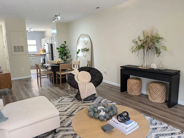 The Park at Three Oaks Apartments — Photo 19