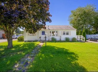 7 Venetian Dr, Old Lyme, CT 06371