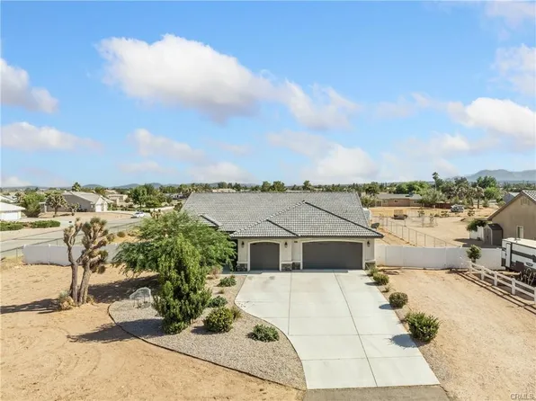 9885 Calvary Ct, Phelan, CA 92392