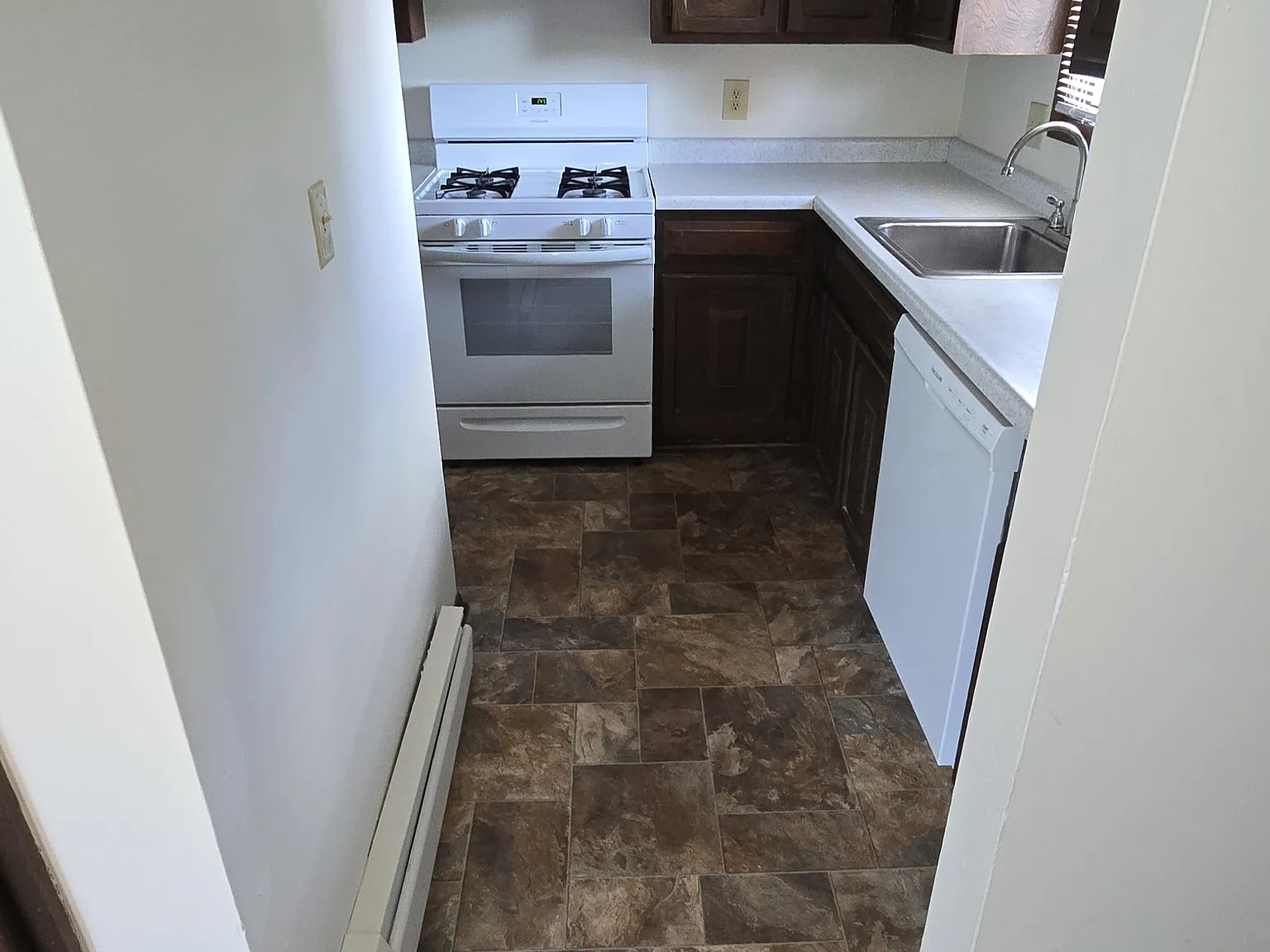 Rose Valley Apartments — Photo 2