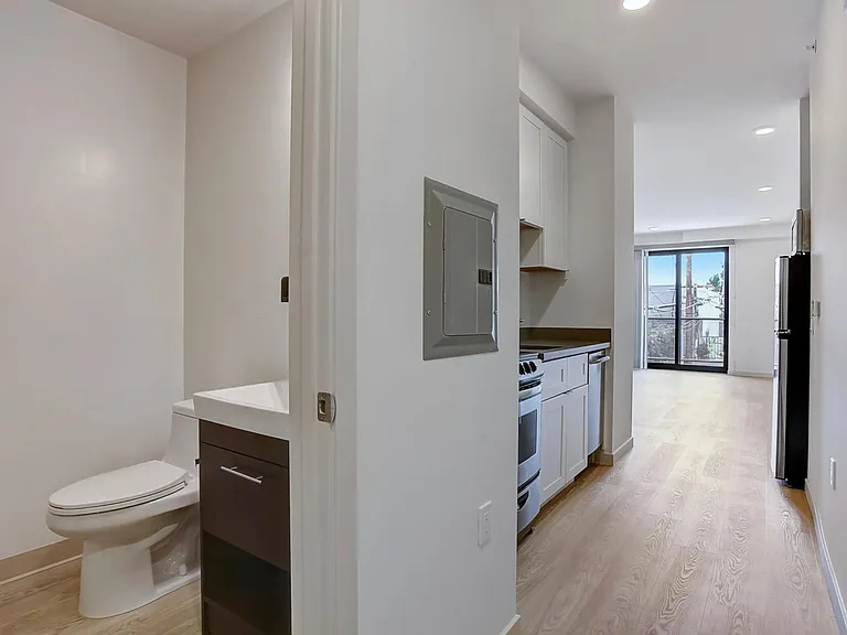 1335 Folsom — Photo 5