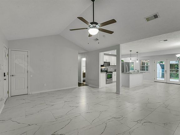 3rd image of 1215 Tejas Blvd