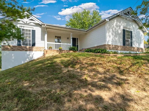 3830 Falcon View Dr, Arnold, MO 63010