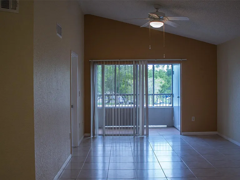 2861 N Oakland Forest Dr #307 — Photo 7