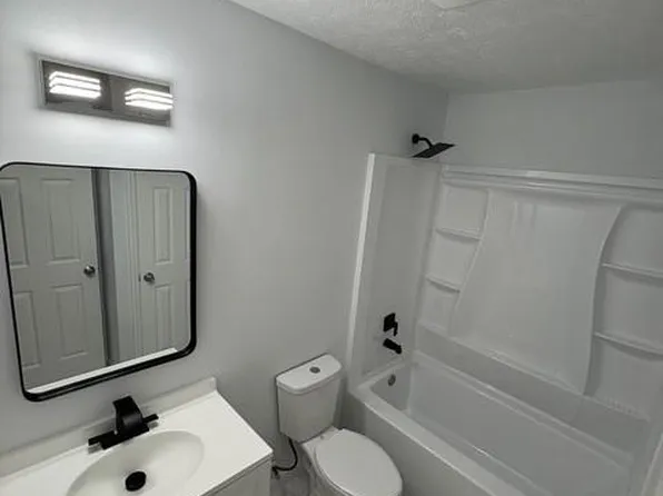 728 Fox Valley Dr, Stone Mountain, GA 30088