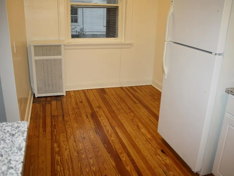 1316 Morten St #104 — Photo 5