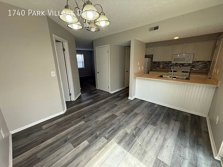 1740 Park Village Dr — Photo 5