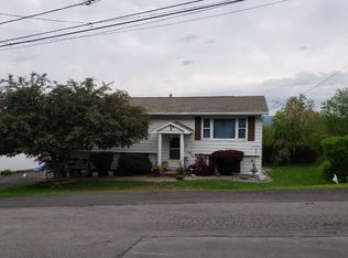 2221 Pinnacle Dr, Utica, NY 13501