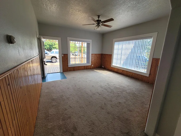 632 Walnut St SW — Photo 5
