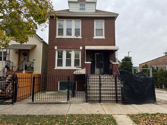 1st image of 4530 S Whipple St Floor 1