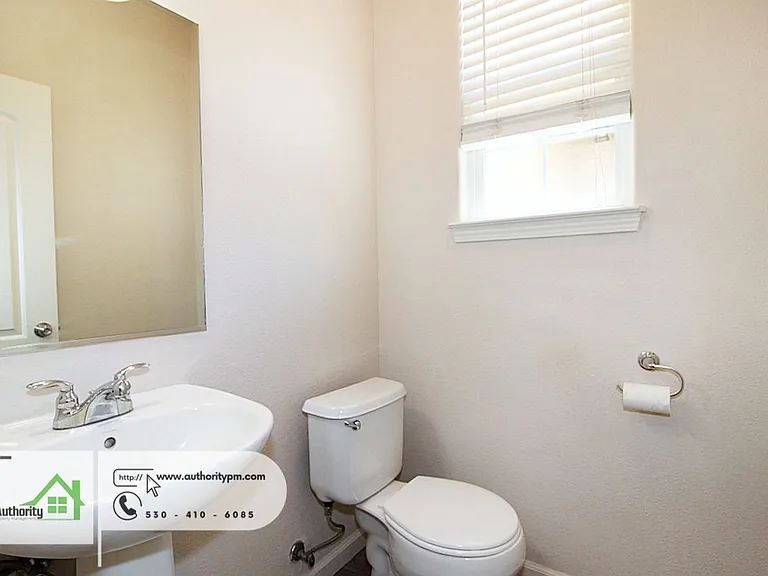 2109 Vienna Way — Photo 10