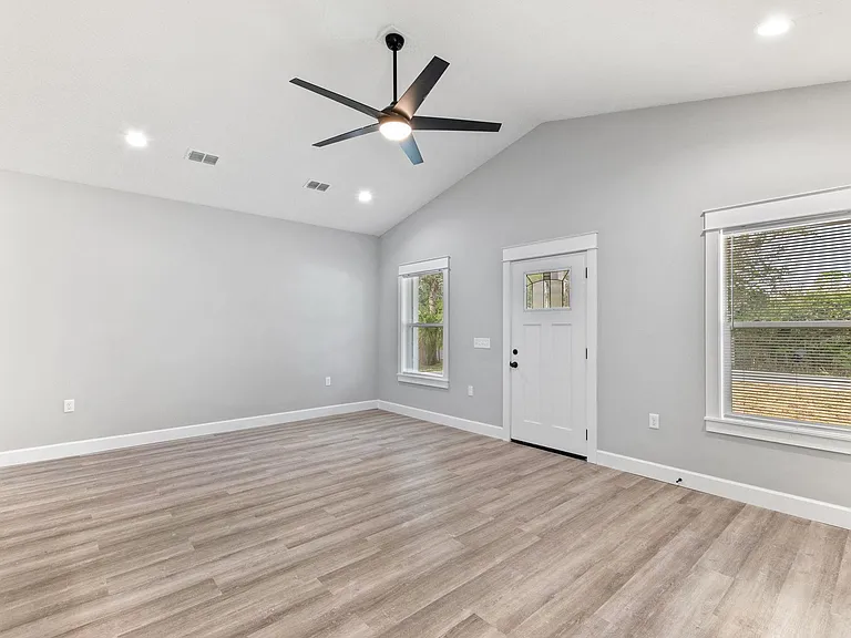 631 Oakland Ave — Photo 20