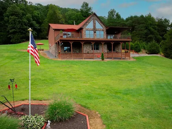 11 Crest View Dr, Greenville, WV 24945