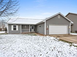 263 N Goldenrod Dr, Omro, WI 54963