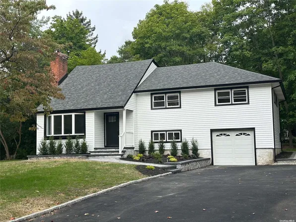 11 Lake Road, Huntington Station, NY 11746