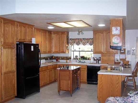 4th image of 9 Wyatt Dr