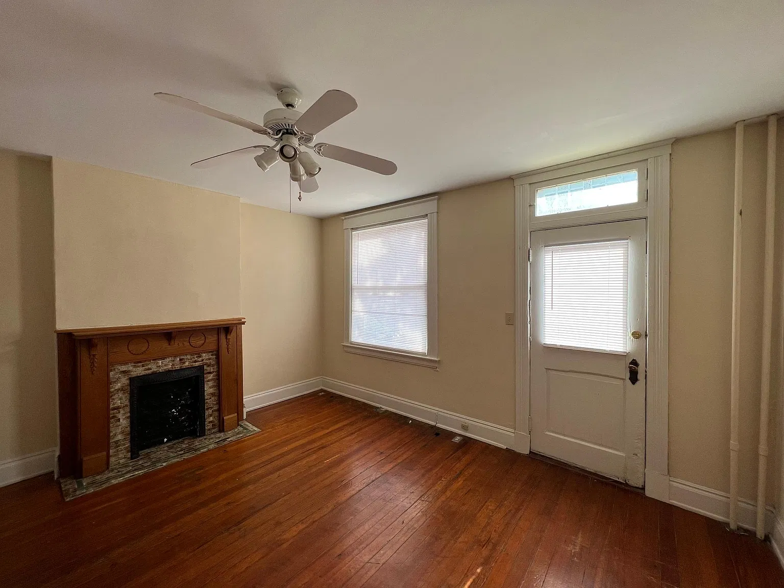 3 bed, $2,175 — Photo 2