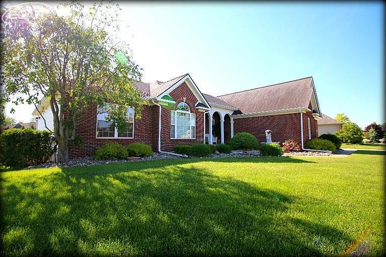 2nd image of 8485 Woodridge Dr