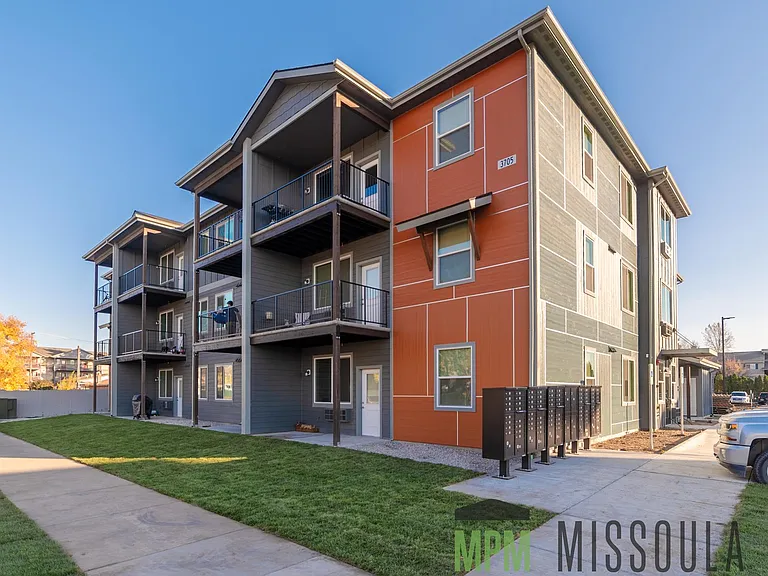 England Blvd. Apartments — Photo 11