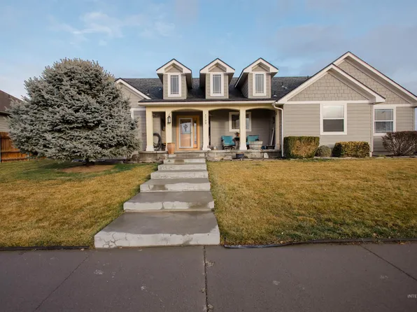 1790 NE Cinder Loop, Mountain Home, ID 83647