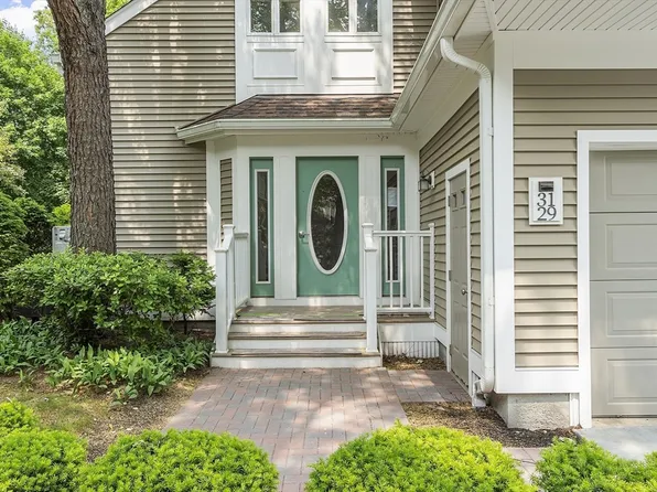 31 Pointe Rok Dr #31, Worcester, MA 01604