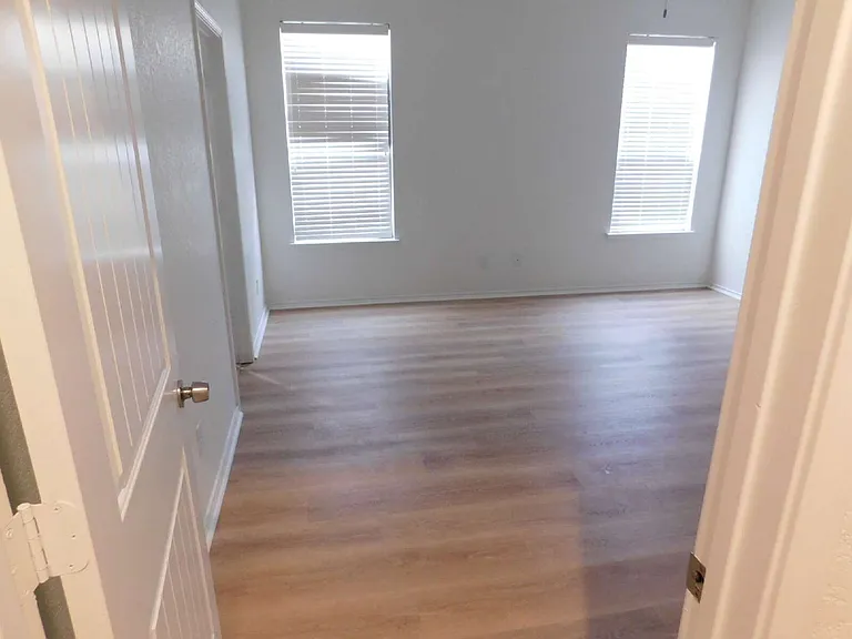 20719 Cape Coral — Photo 30