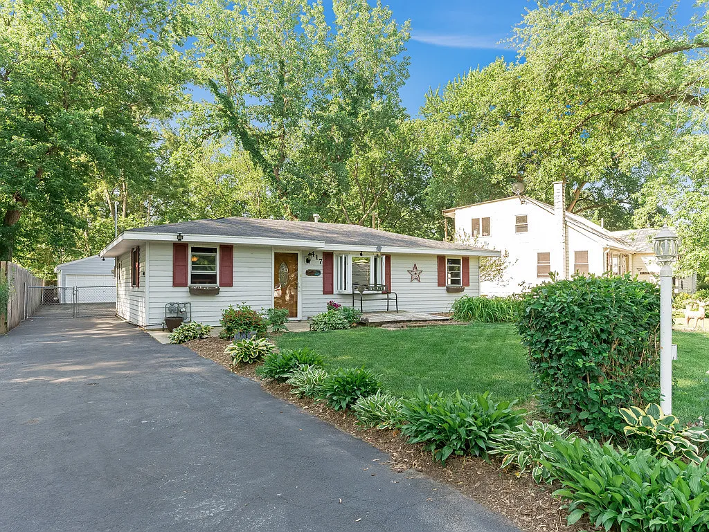 417 Hamilton St photo 1