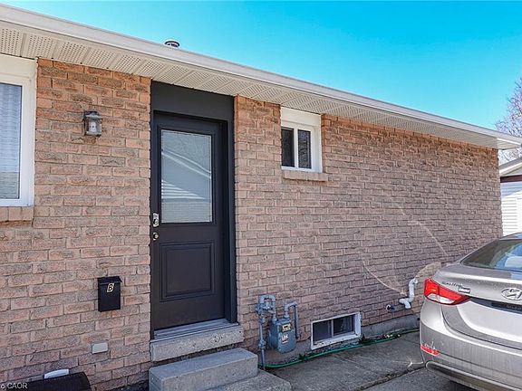 3rd image of 96 Pathfinder Cres