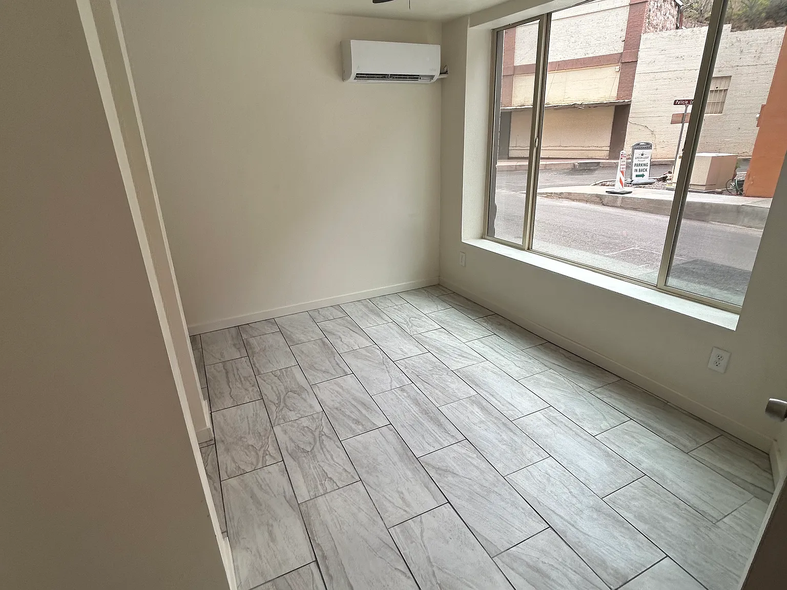 250 Chase Creek St — Photo 1