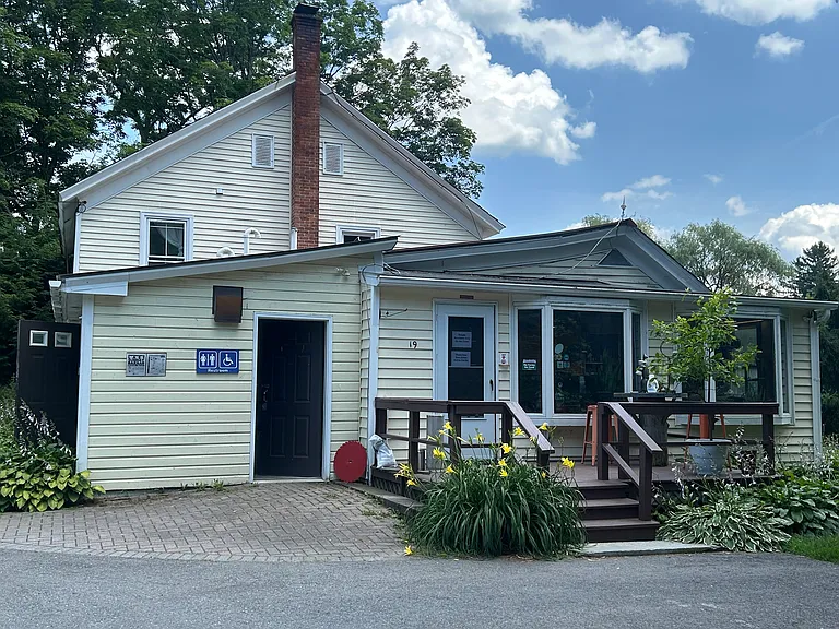 19 Cary Ln — Photo 5