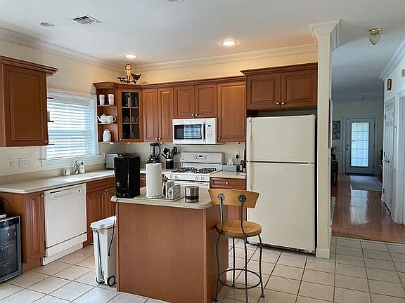 4th image of 36 Golden Spruce Dr