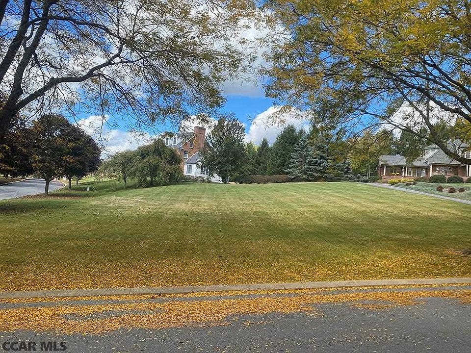 1st image of 898 Greenbriar Dr