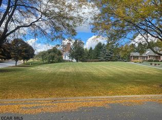 898 Greenbriar Dr, State College, PA 16801