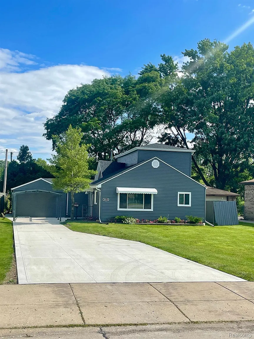 30115 Maplewood St photo 1