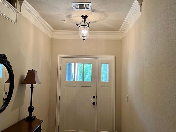 4th image of 2668 Nottingham Dr