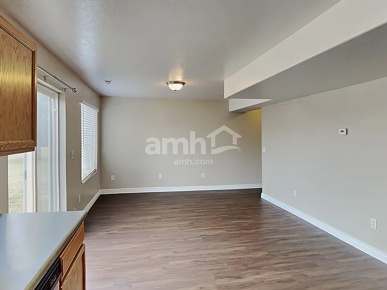1460 S Heather Ln — Photo 4