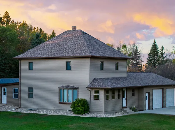 8045 34th St SE, Jamestown, ND 58401