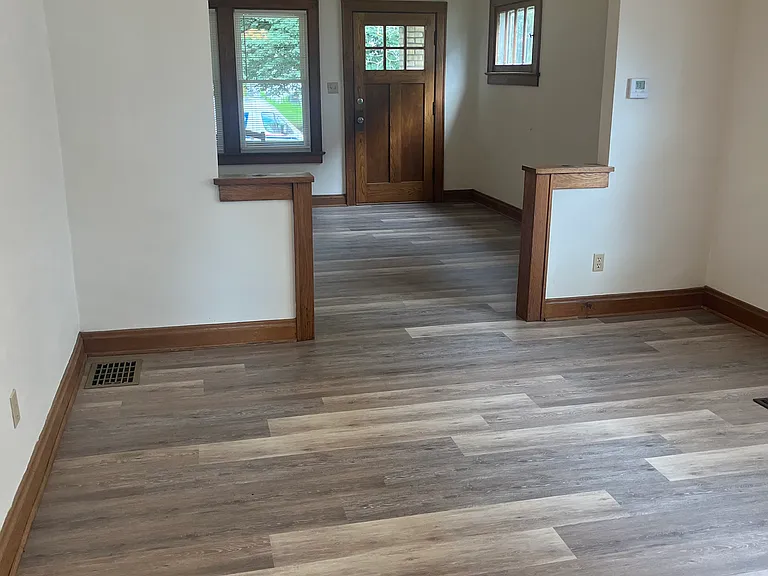 917 Thomas Rd — Photo 8